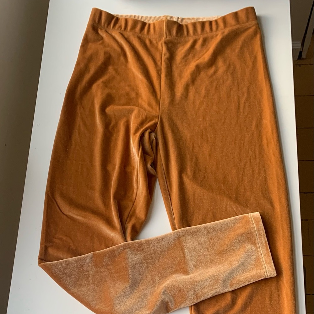 Vanessa Hudgens X fabletics Emma Velour Leggings